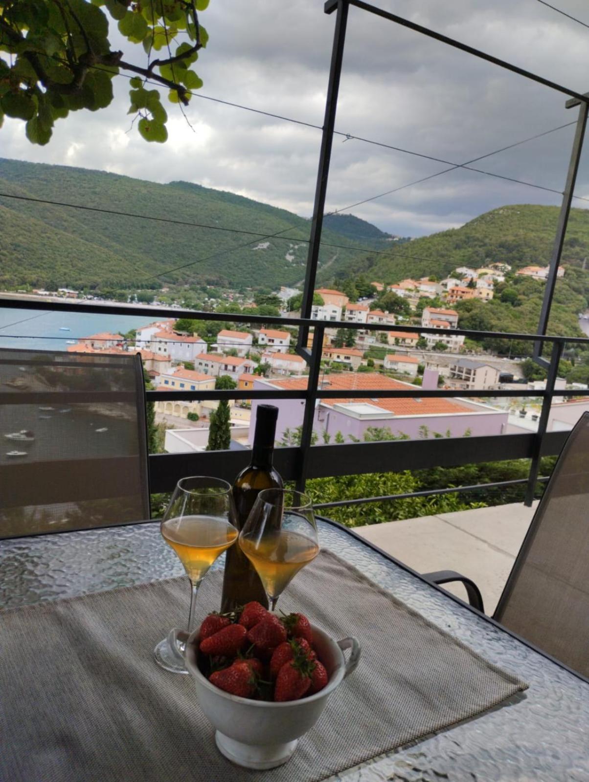 Nonna Laura Adriatic Dream Apartment With Sea View Rabac Exterior foto